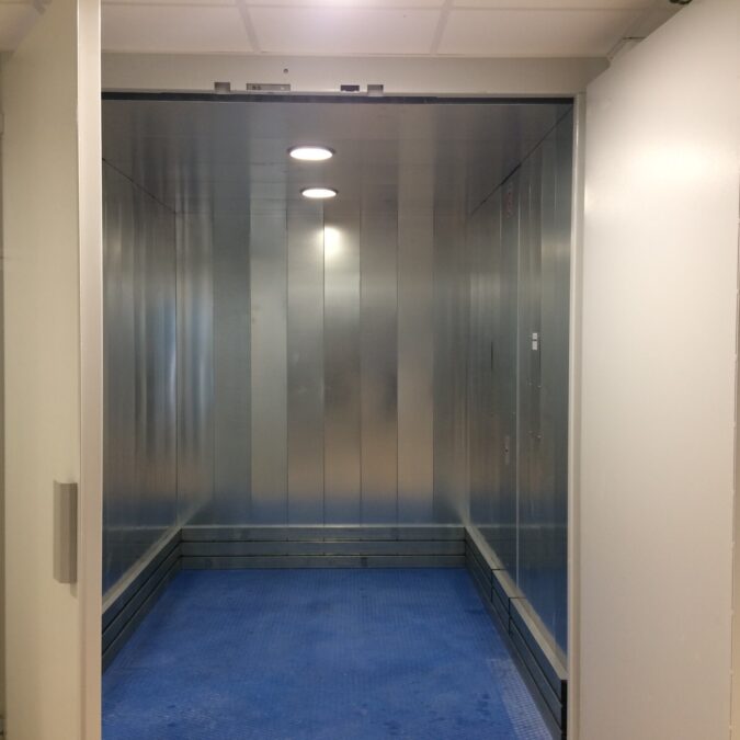 Comment choisir entre un ascenseur autoportant et un ascenseur &agrave; gaine pour votre b&acirc;timent ? Rixheim