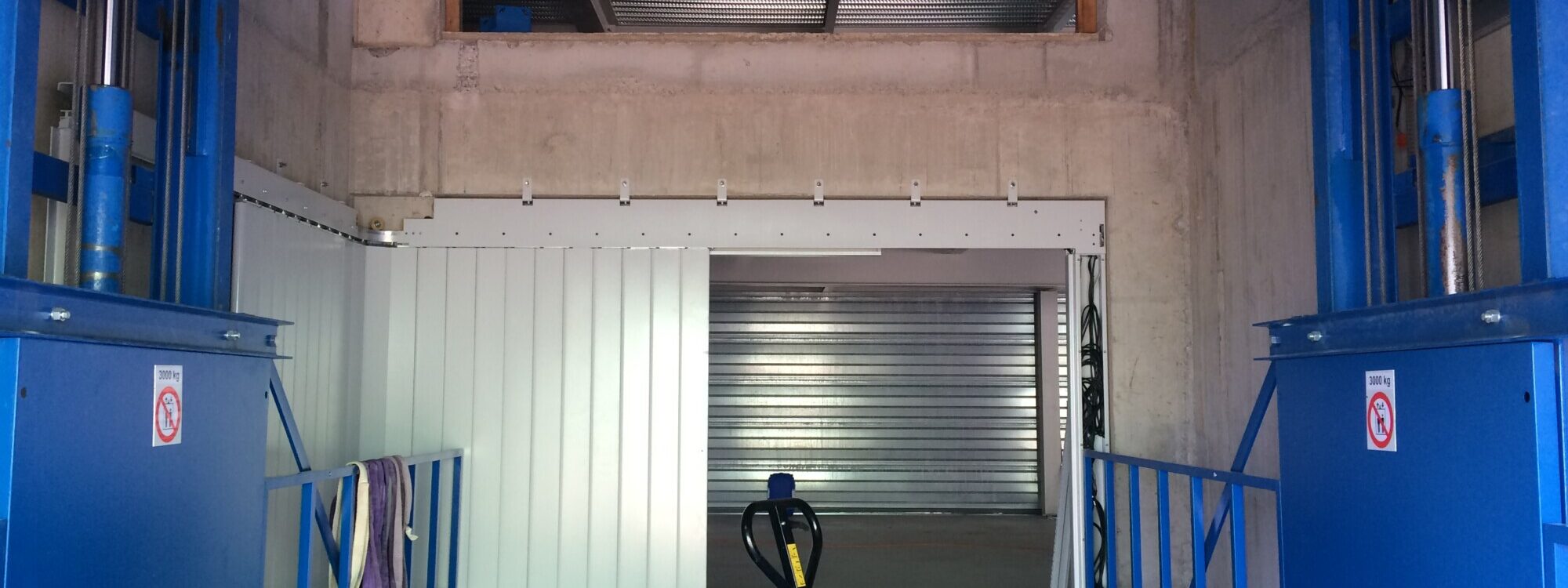 PLATEFORME MONTE VOITURE 3T 2000X750 | F2a automatisme Quelles sont les étapes clés pour moderniser un monte-charge industriel ? Riedisheim