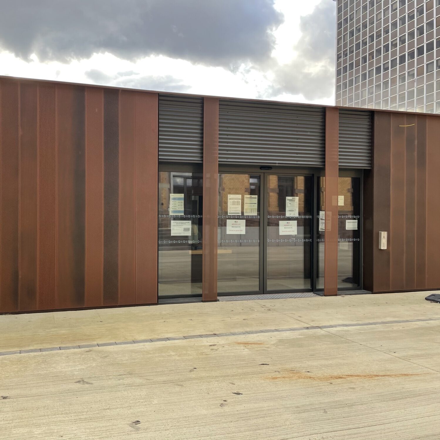 CITEE ADMINISTRATIVE COLMAR GRANDE PORTE PIETONNE 1 EDITED | F2a automatisme Installation de portes et portails automatiques dans le Grand Est Thann 2