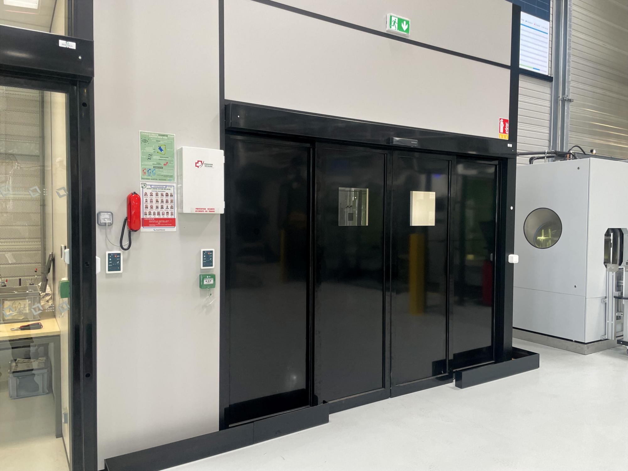 INSTALLATION PORTE PIETONNE VANTAUX M‚TALLIQUES MOLSHEIM F2A | F2a automatisme Comment les portes automatiques contribuent-elles à l’efficacité énergétique des bâtiments modernes ? Mulhouse 2