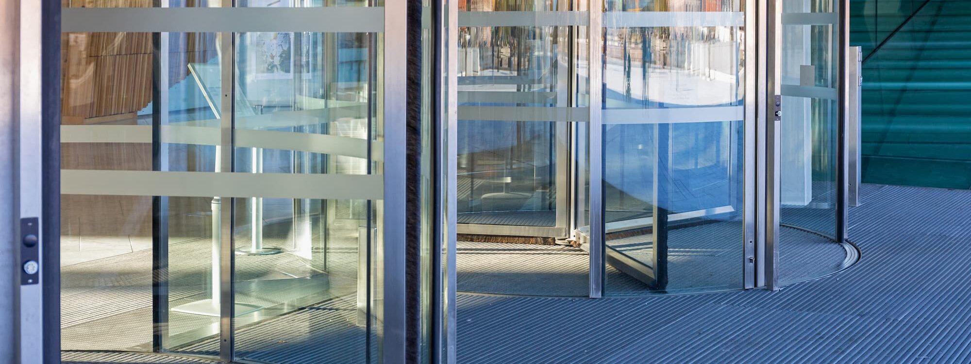 4 conseils pour choisir la meilleure porte automatique pour votre magasin Wittelsheim