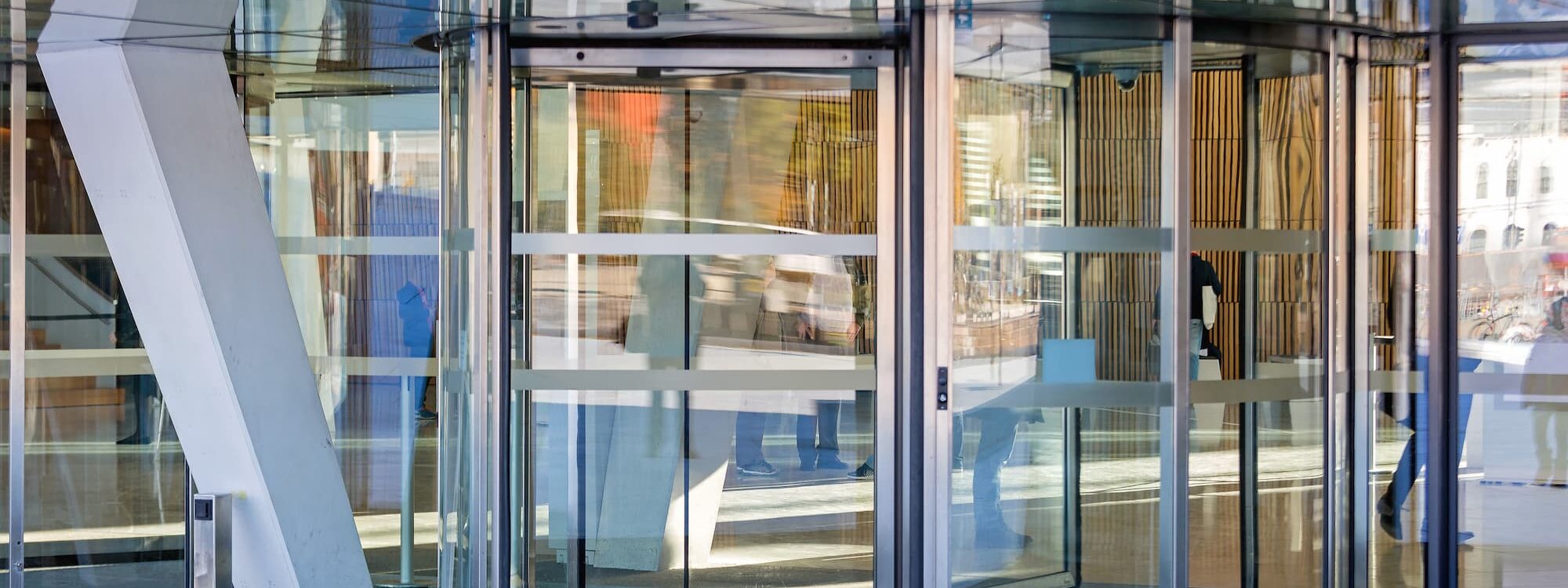 Comment les portes automatiques augmentent-elles la s&eacute;curit&eacute; dans les magasins ? Pfastatt