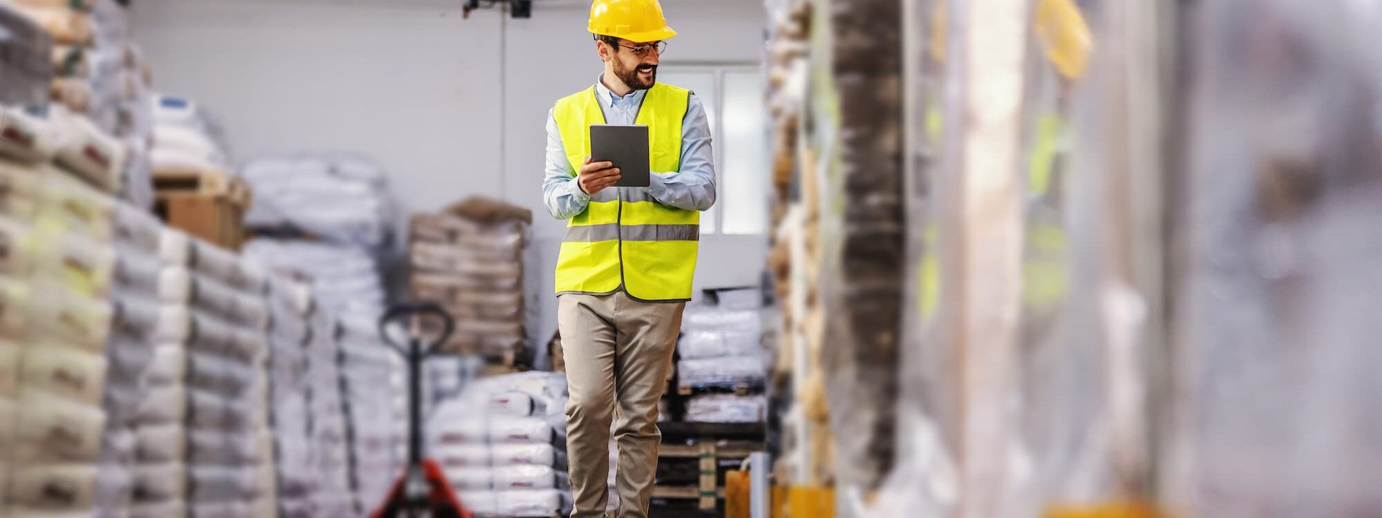 Comment une porte rapide peut-elle am&eacute;liorer la productivit&eacute; dans un site logistique ? Pfastatt
